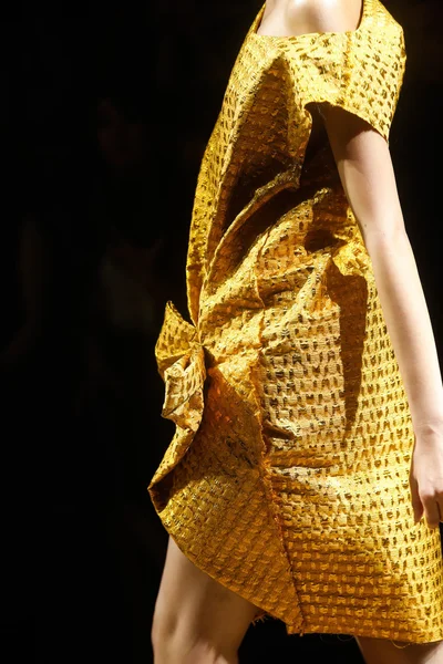 Look 150